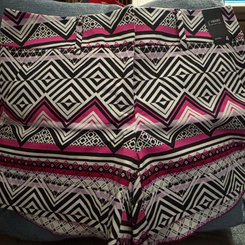 New York and Company Pink and Black Geometric Shorts